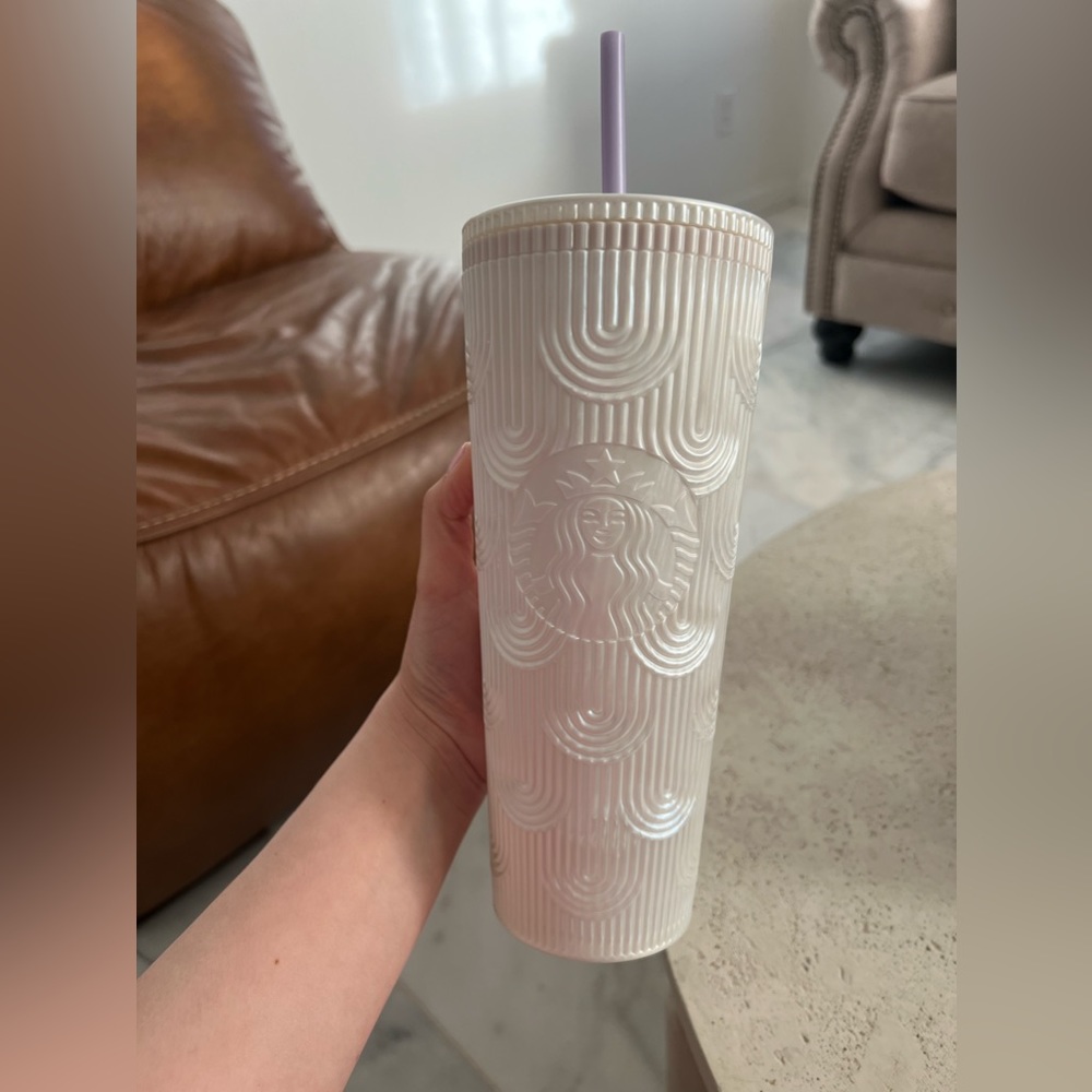 Starbucks White Pearl Shell Mermaid Scales